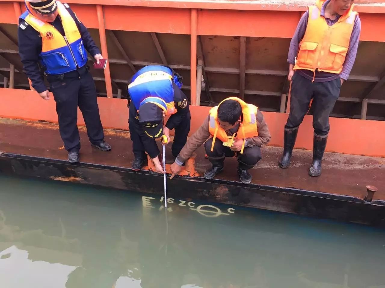 石泉县人口_...稳定适度低生育水平,近日,石泉县对人口和计划生育工作责任追